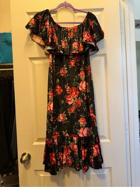 Floral Off-Shoulder Midi Dress in Black and Red